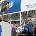 Famed Mexican pitcher frozen in bronze